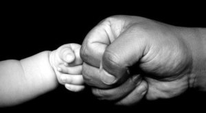 túlazonosulás - felnötté válás